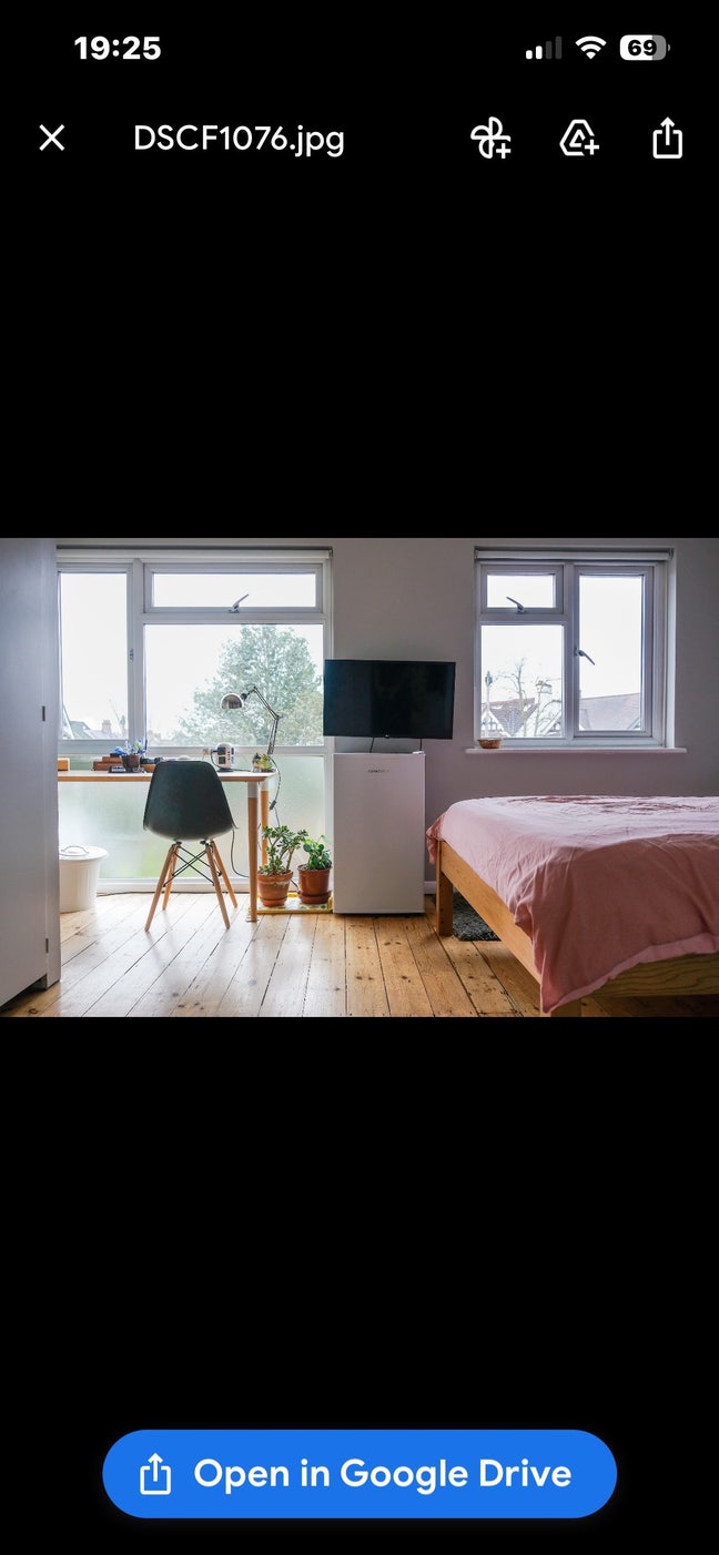 Light spacious clean room with double windows,,,,, Main Photo