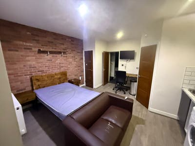 Studio 5 Available – Selly Park, Pershore Road Main Photo