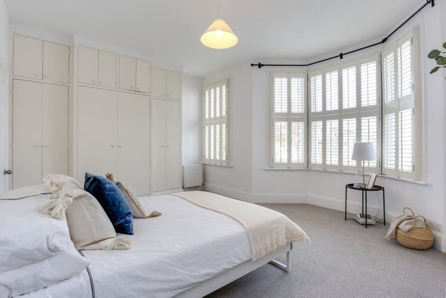 Large double room / Chiswick Main Photo