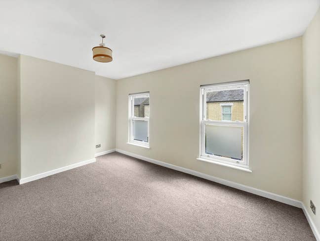 Large Double Room - Unfurnished Main Photo