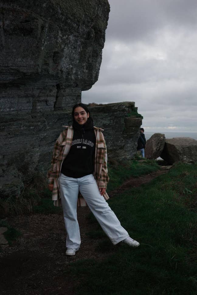 Looking for a third flatmate!  Hiya!  My ... Main Photo