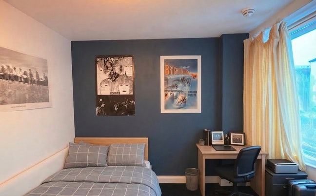 Double room available in a luxury flat in Hove  Main Photo