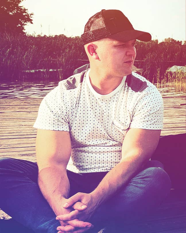 Room or Buddy up  Main Photo