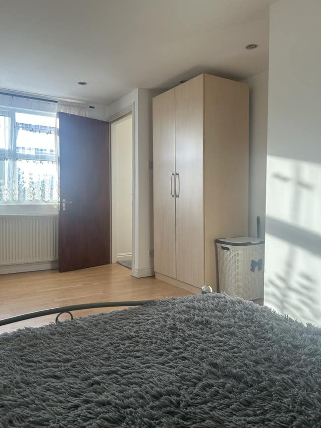 Large En-suite Room  Main Photo