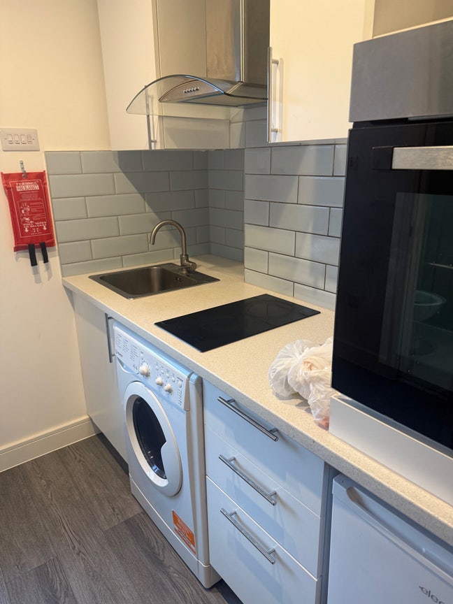 Modern studio close to Kings college hospital  Main Photo