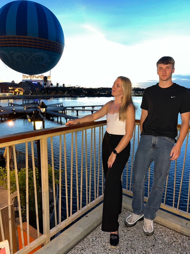 Looking for house/housemates Main Photo