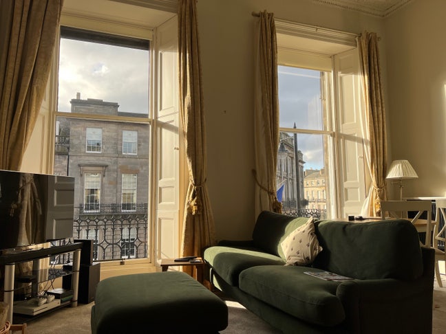 Double bedroom west end apartment Main Photo