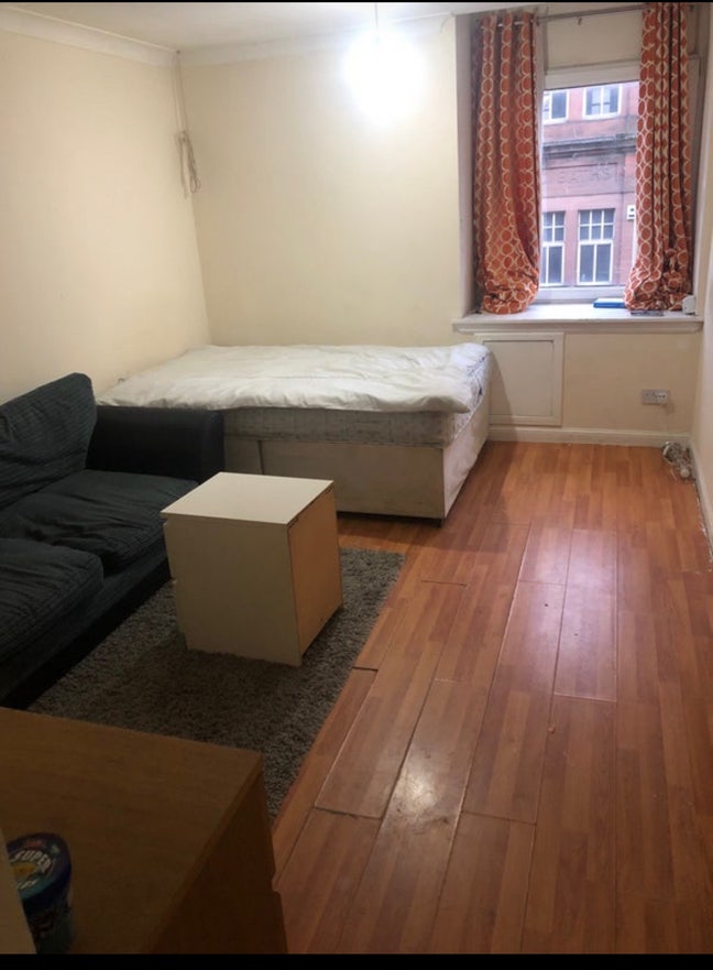 Room for rent  Main Photo