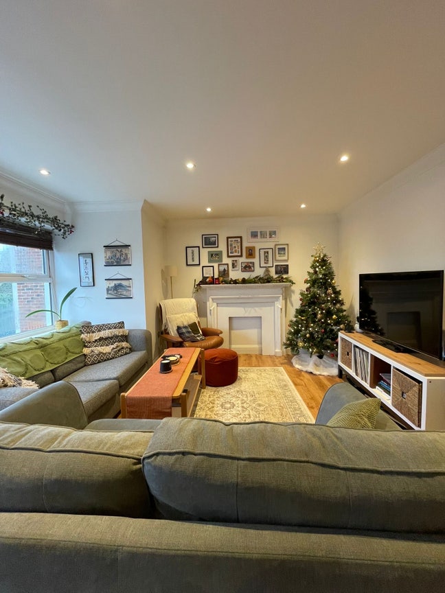 2 Bed 2 Bath Flat in High Barnet Main Photo