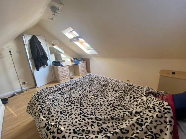 1 Large room available near Hillingdon Hospital Main Photo