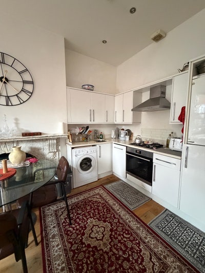 Double room flat to share  Main Photo