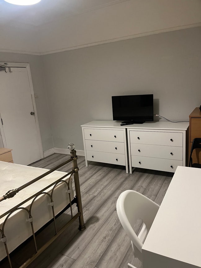 Extra large double Walthamstow Central Main Photo