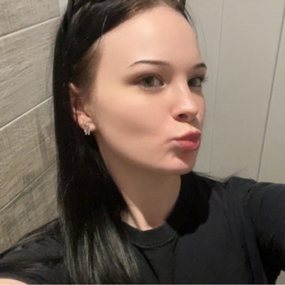 Professional Female seeks a single or double room Main Photo