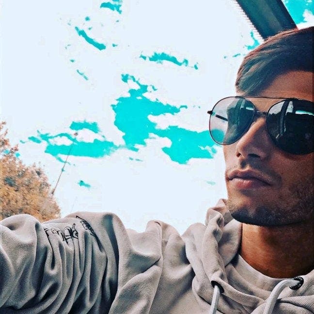 Professional Male seeks a double room Main Photo