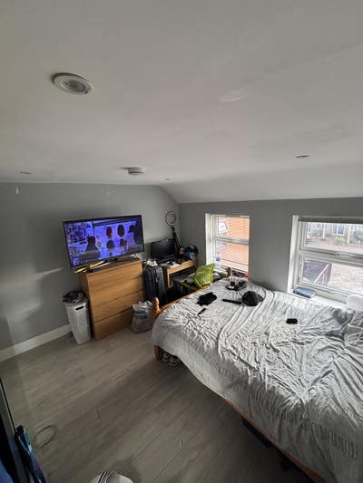 1 Bedroom Available in 3 Bedroom Flat. Forest Gate Main Photo