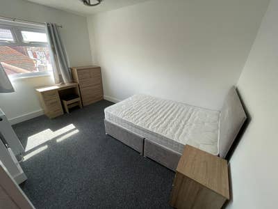 Double with ensuite available in Southsea ⭐ Main Photo