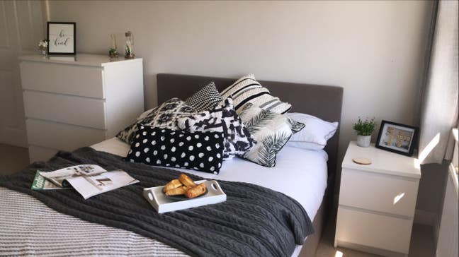 We Have a Beautiful Room Available  🏡🛌📞 Main Photo