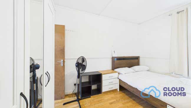 Double Room in Shared Flat –E1 🏠 Liverpool Street Main Photo