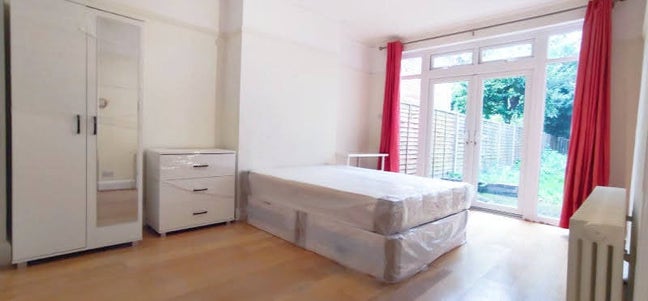 *Bright DR in house share, 5m to tube. All bills! Main Photo