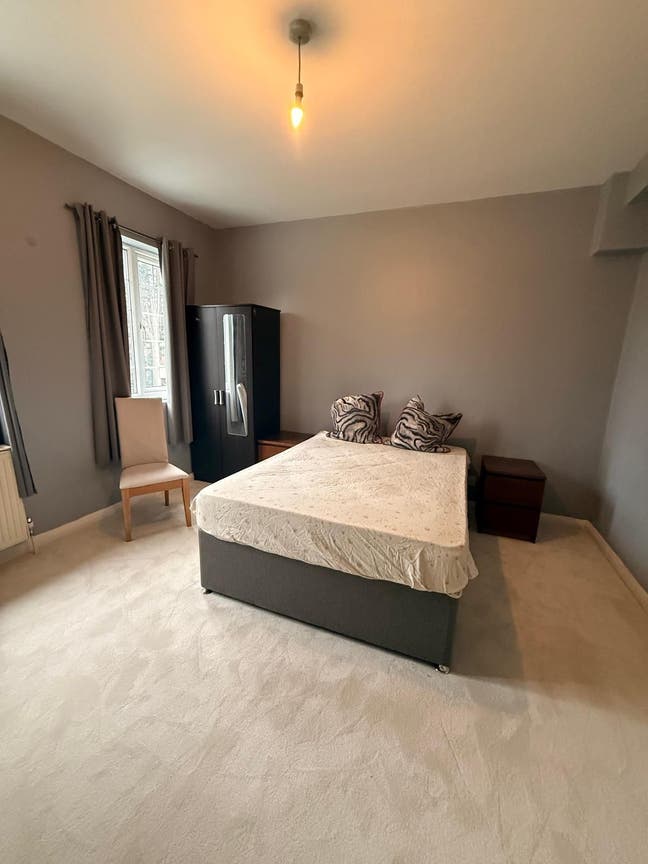 Lovely & Cheap Double In Quite Flat Main Photo