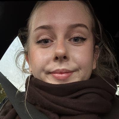 Student Female seeks a single or double room Main Photo