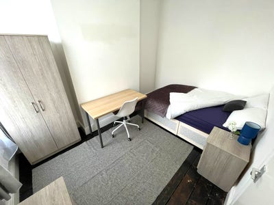  Rooms Available  -  Alfreton  Road,  NG7 Main Photo