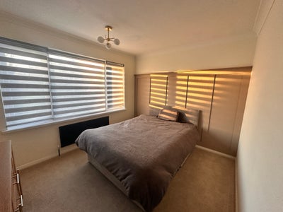 Lovely Double Room to Rent Near to Town Centre Main Photo