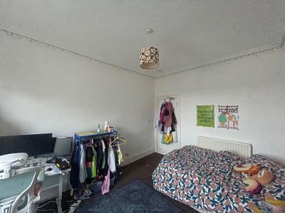 Spare room in Leith Main Photo