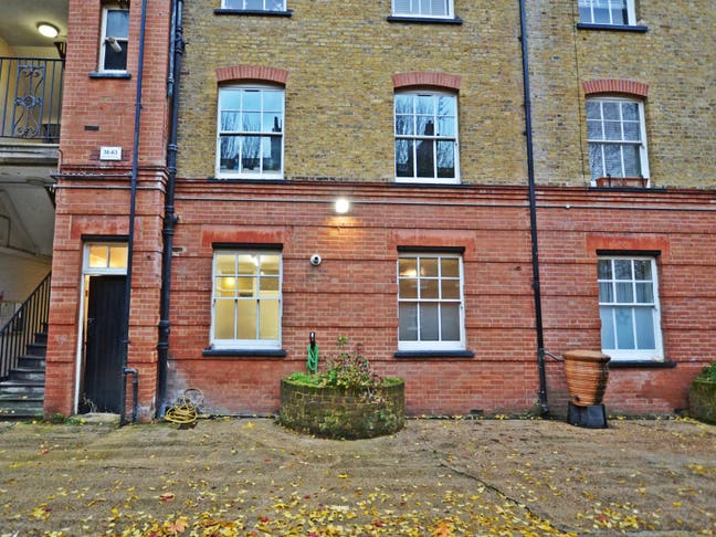 Room in 2 bed flat in Bethnal Green Main Photo