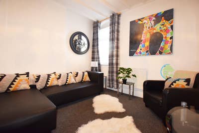 All Bills Included| Zero Deposit| No Hidden Fees Main Photo