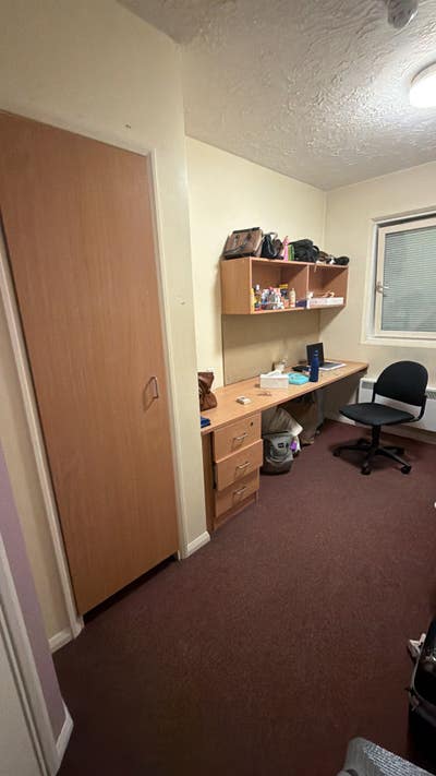 Insuit room for postgraduate student Main Photo