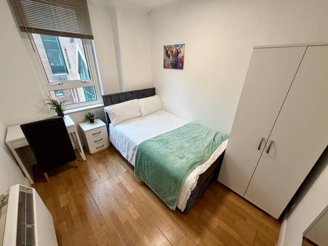 Lovely bright room  Main Photo