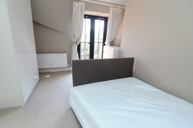 💎 Luxury Ensuite! Living Room & Garden! Main Photo