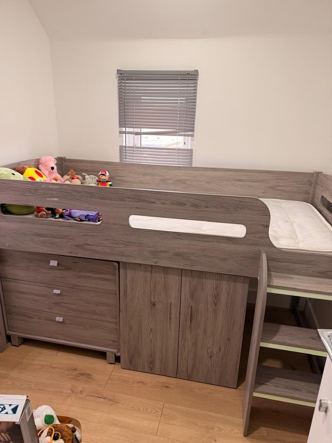 Room available  Main Photo