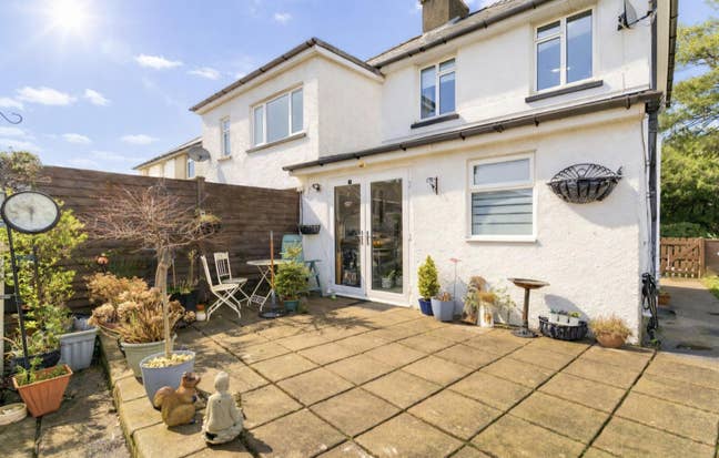 **Newly available** Caerleon Village-double room Main Photo