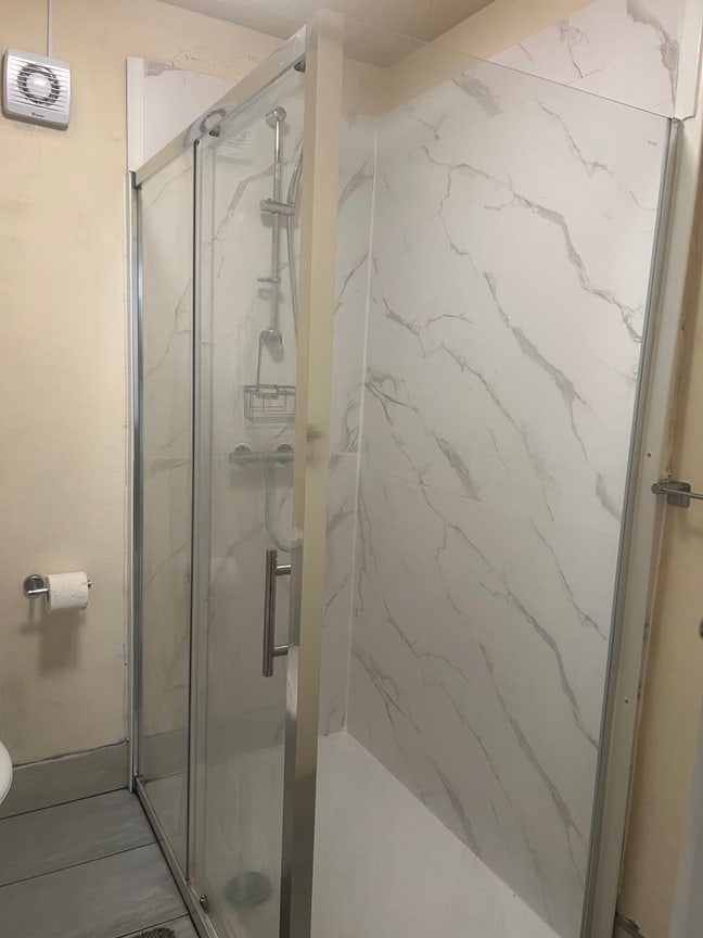 Beautiful Single with separate bathroom  Main Photo