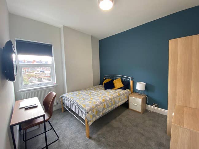 Modern Double Room in Professional House Main Photo