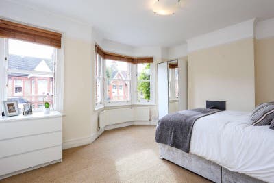 Lovely Large Double Bedroom In Northfields W5 Main Photo