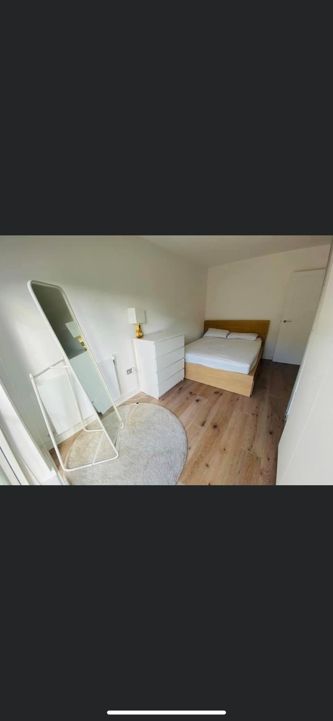 Double Room in Clean & Quite Modern Townhouse Main Photo