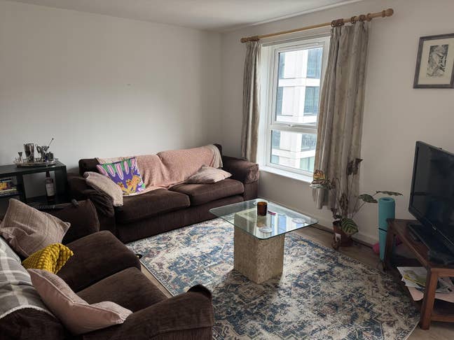 Double Room w/ Parking and Private Bathroom Main Photo