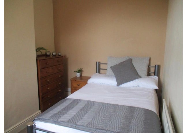 Room to Let now! YSJ university accommodation  Main Photo
