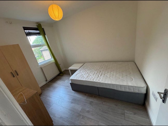 Small double room  Main Photo