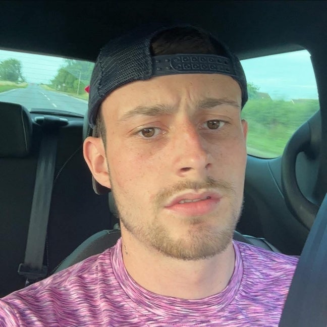 LOOKING FOR A ROOM OR FLATMATE Main Photo