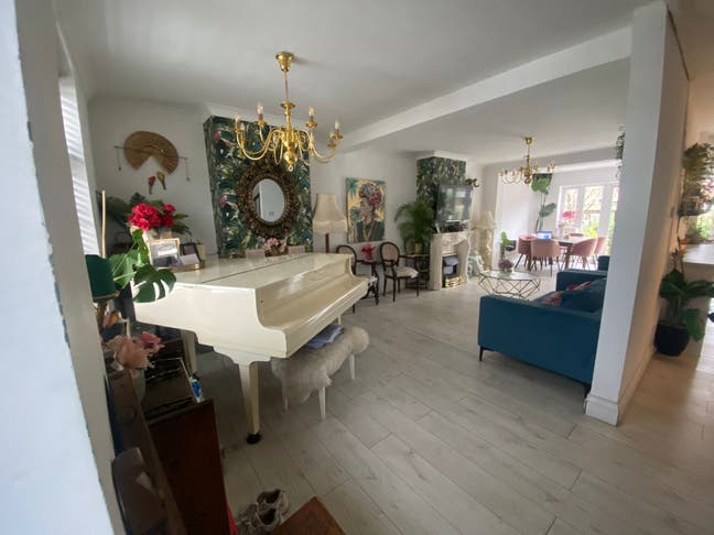 Room Sublet – Edgware (HA8) Main Photo