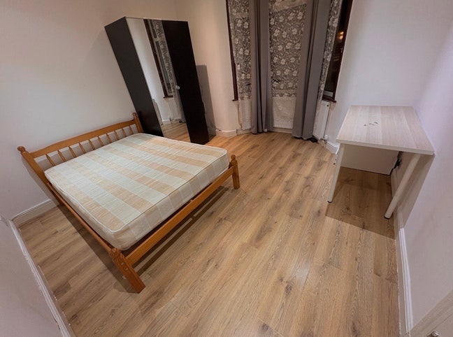 Bright & Cozy Room Available – Manor Road, E10 7HN Main Photo