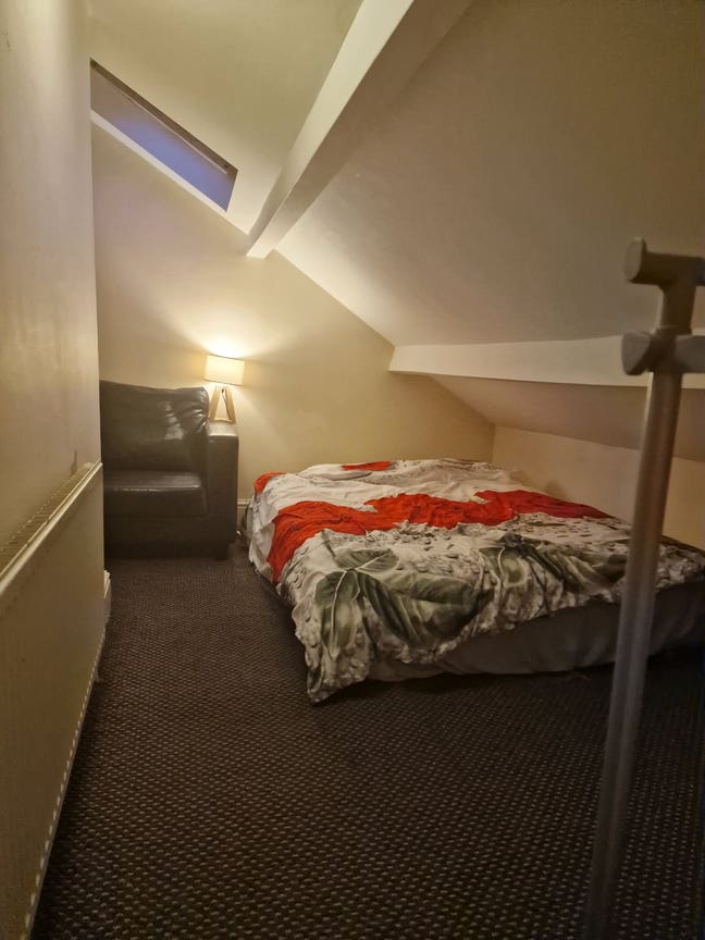 Atick bedroom, large floor size but low ceiling  Main Photo