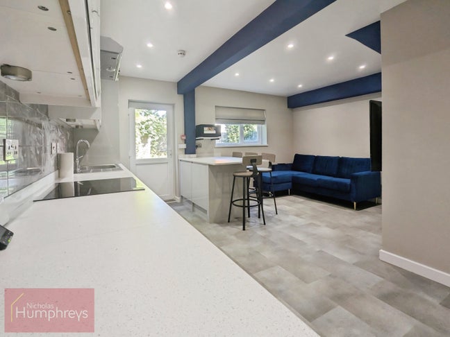 Windmill Road - professional house share Main Photo