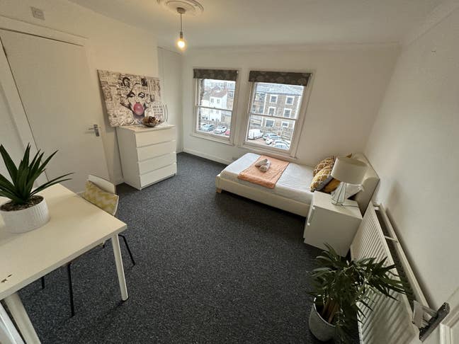 Double Room in Town Centre! Main Photo