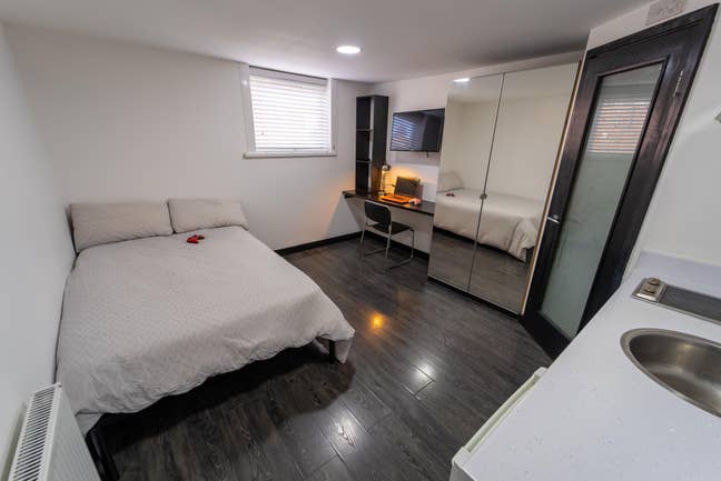 ✨ Studio Flats Available – Birmingham ✨ 🏡 Support Main Photo