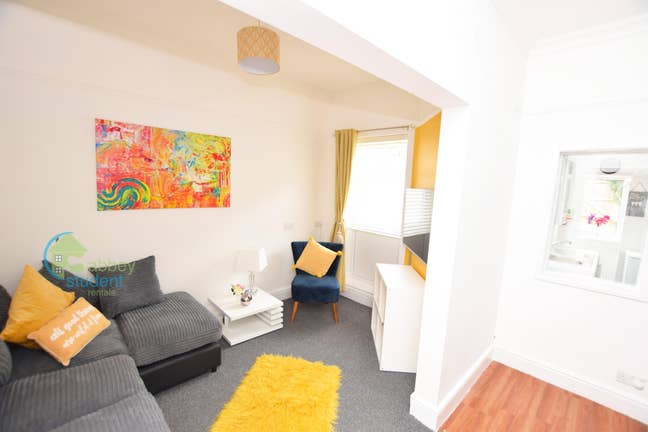 City Centre House - Young Professionals  Main Photo